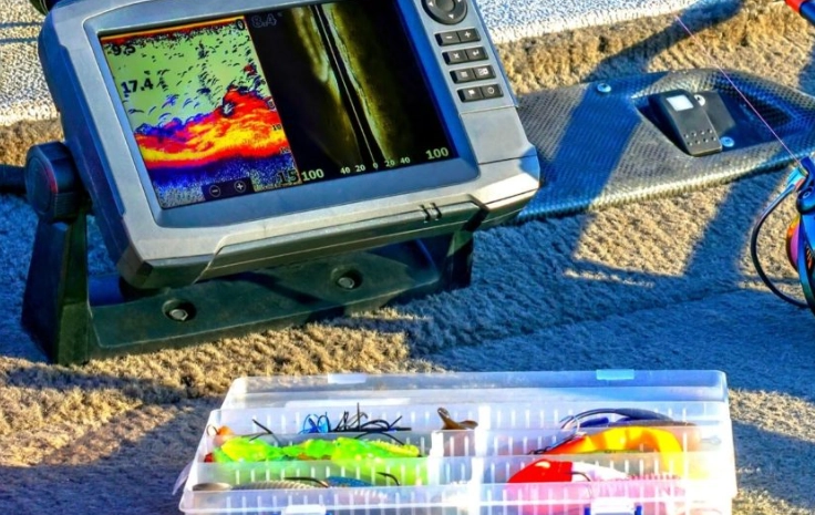 how to use a fishing GPS