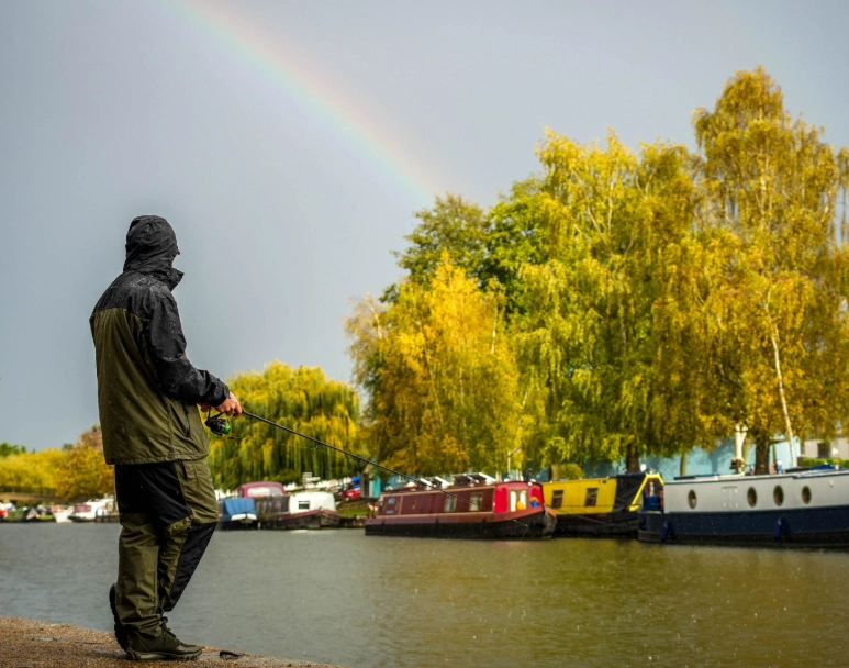 how weather affects fishing