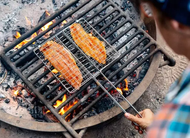 how to cook fish on a campfire