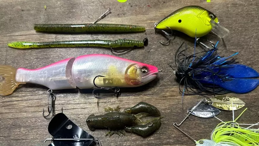 how to fish with lures