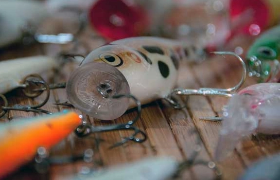 how to choose fishing lures