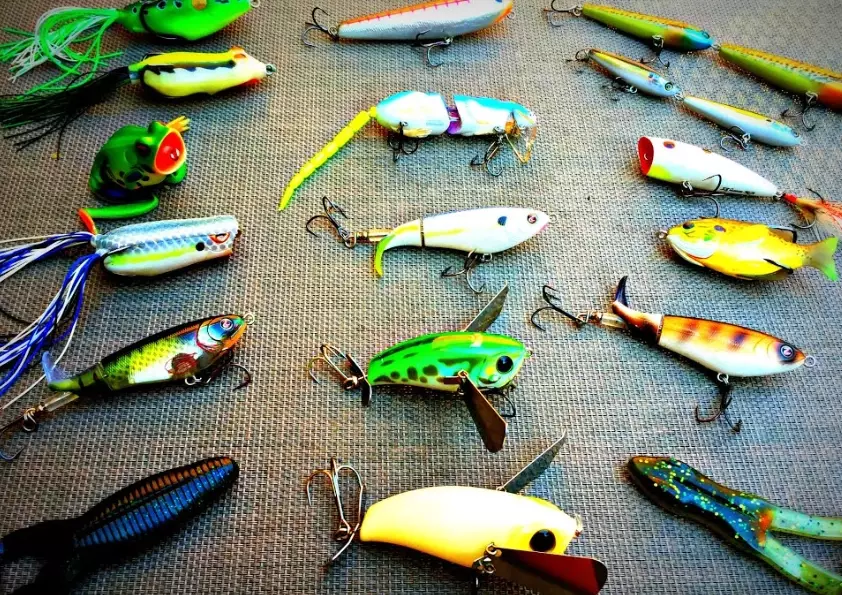 how to choose bass lures
